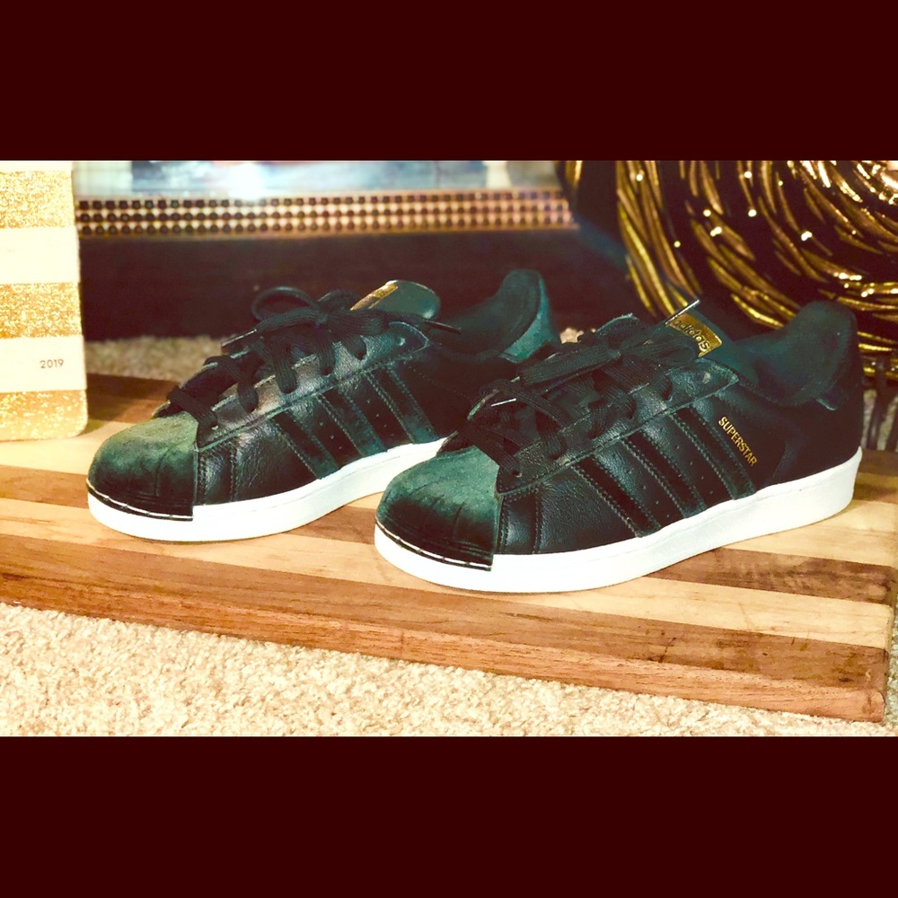 Velvet and gold adidas